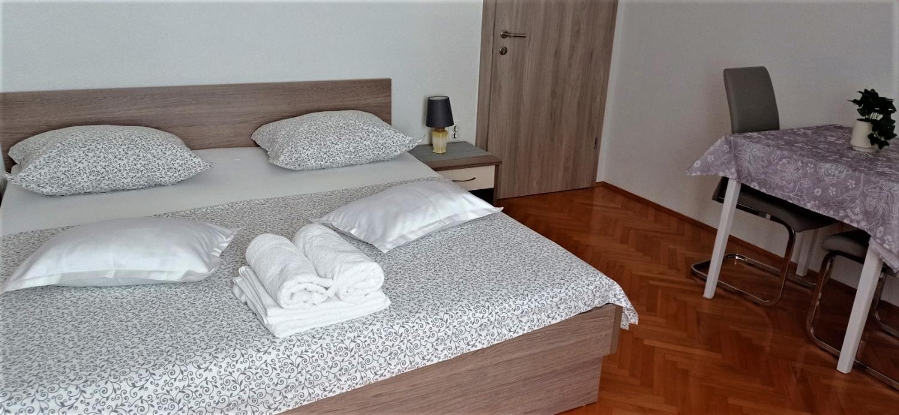 Apartmani Marta Tučepi Exteriör bild