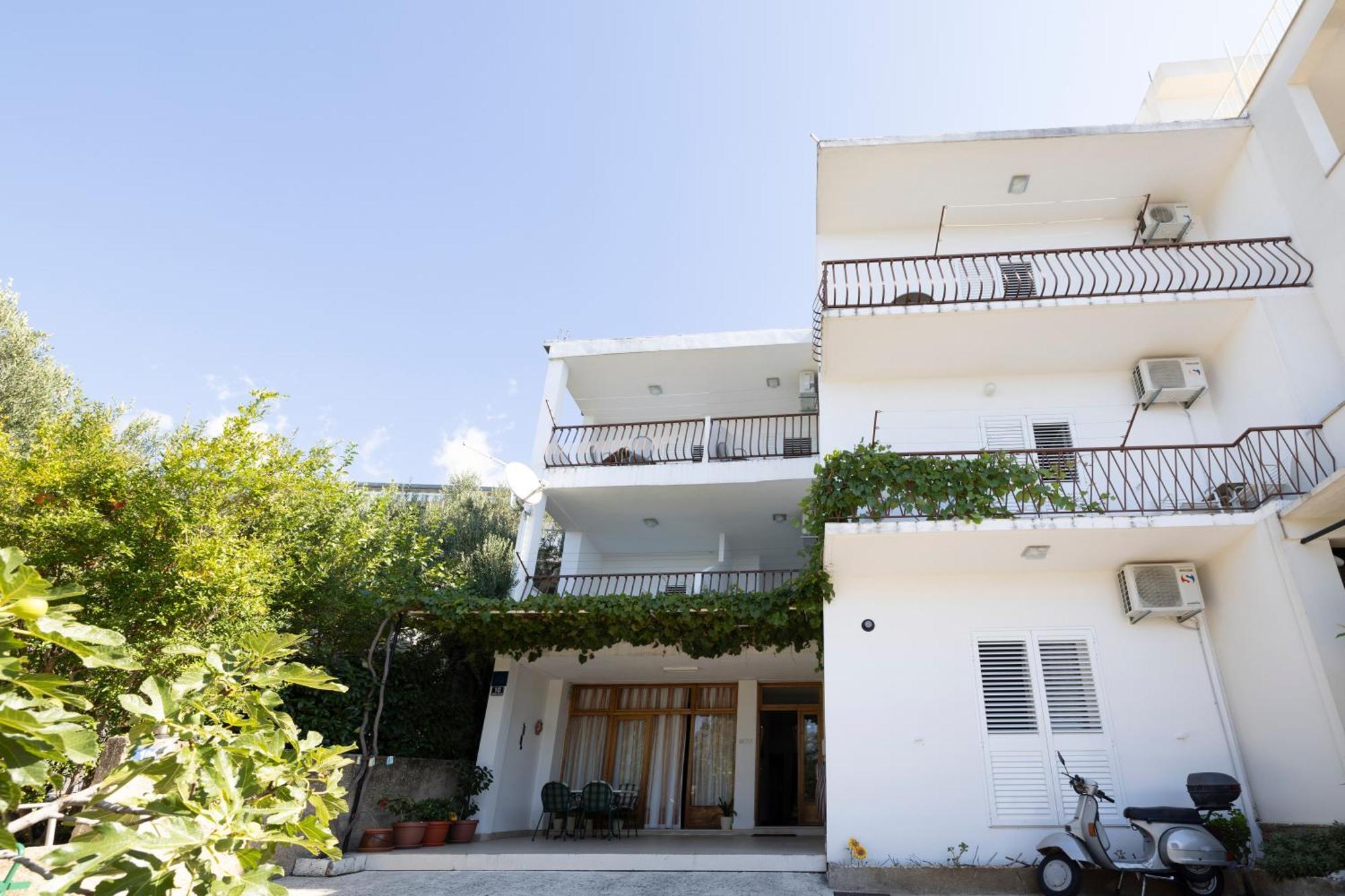 Apartmani Marta Tučepi Exteriör bild