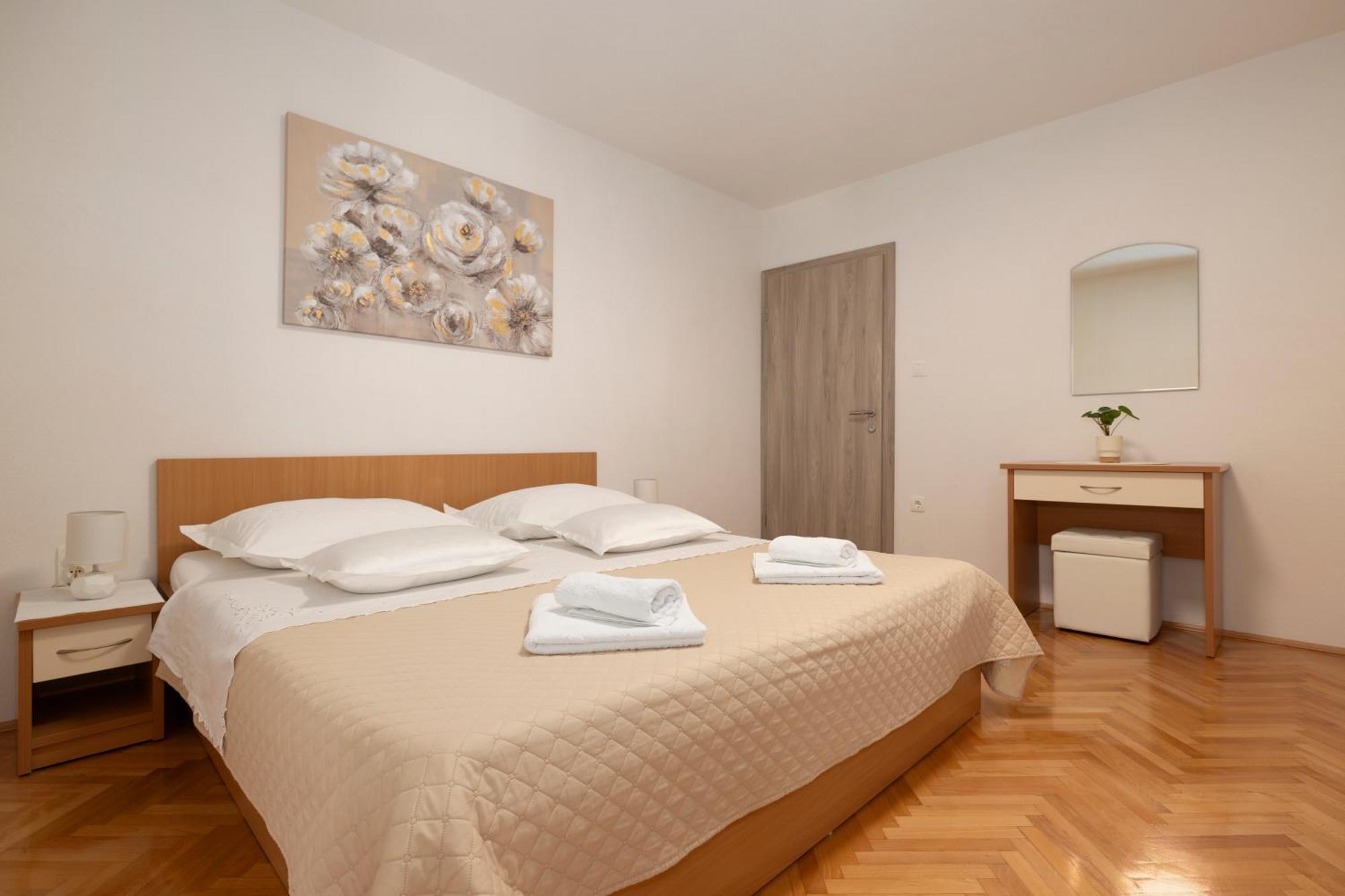 Apartmani Marta Tučepi Exteriör bild