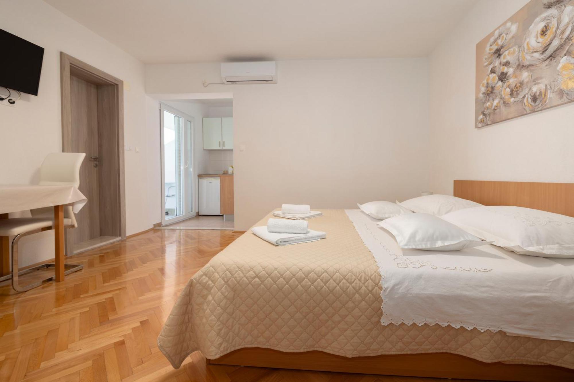 Apartmani Marta Tučepi Exteriör bild
