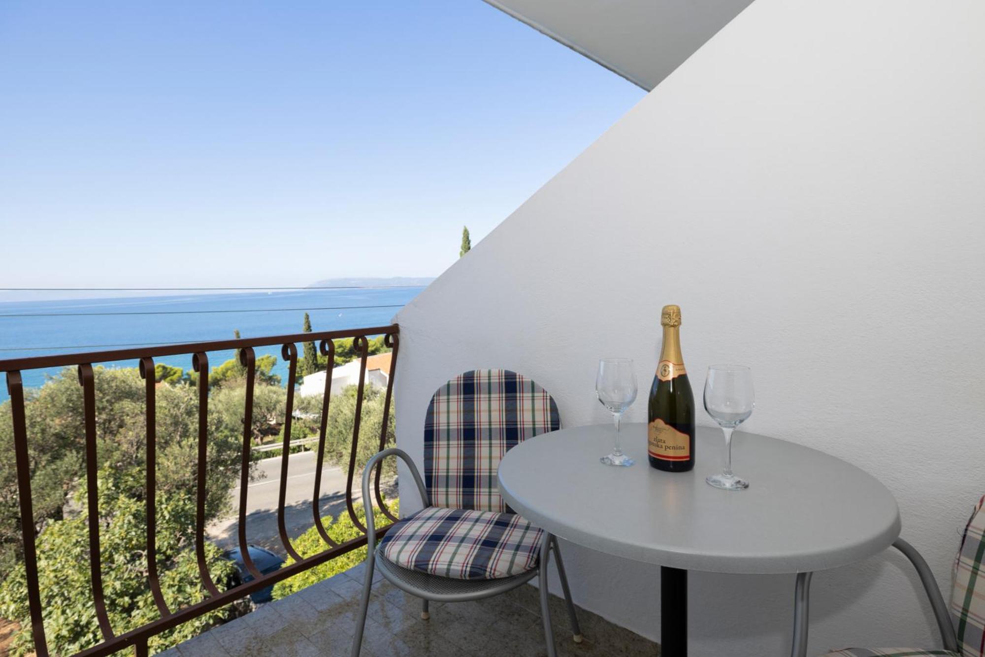 Apartmani Marta Tučepi Exteriör bild