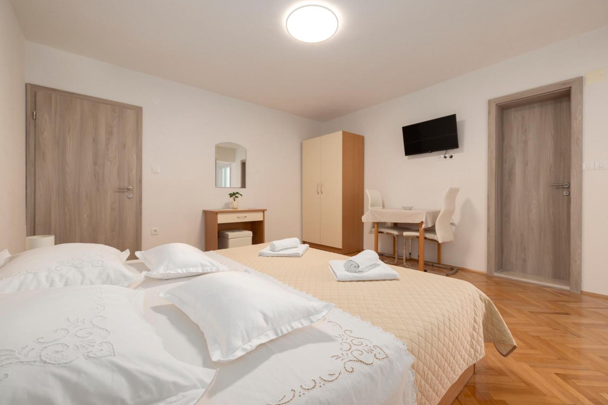 Apartmani Marta Tučepi Exteriör bild