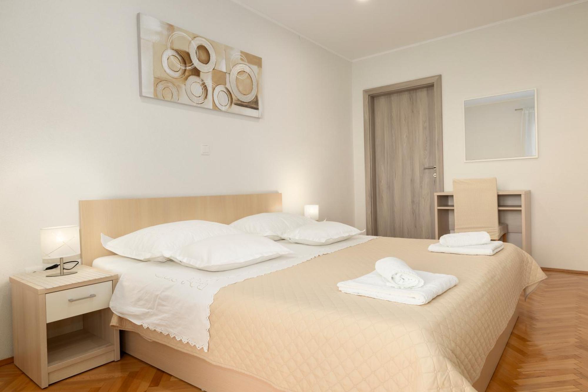 Apartmani Marta Tučepi Exteriör bild