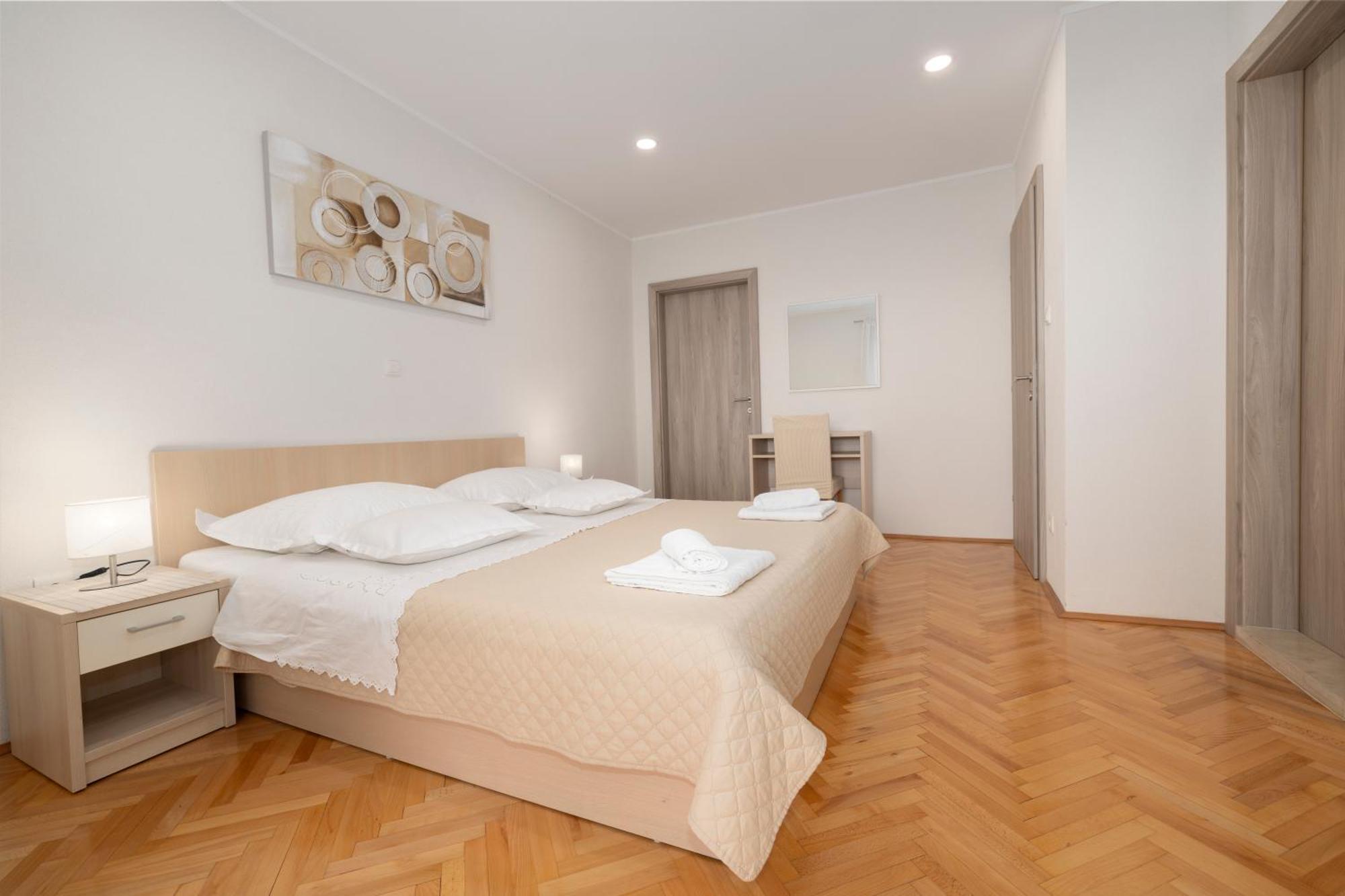 Apartmani Marta Tučepi Exteriör bild