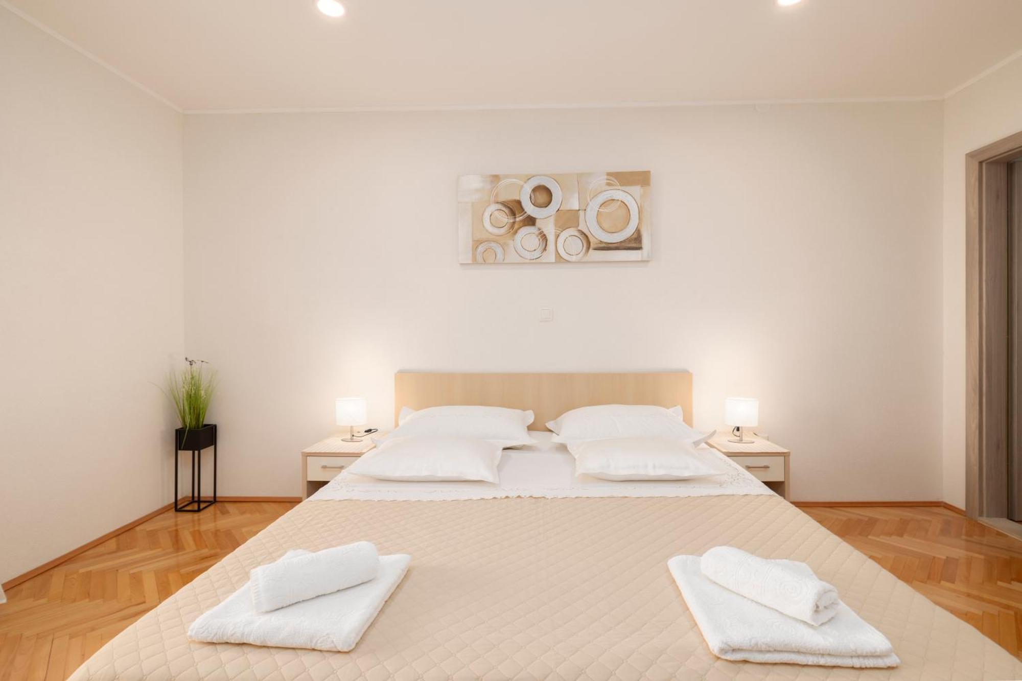 Apartmani Marta Tučepi Exteriör bild