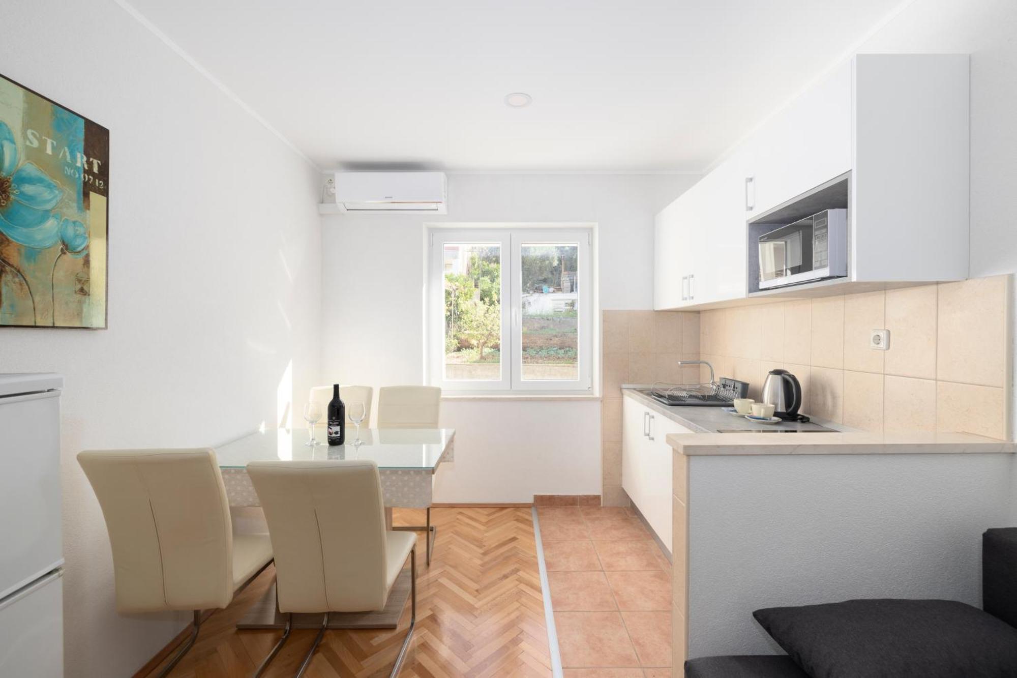 Apartmani Marta Tučepi Exteriör bild